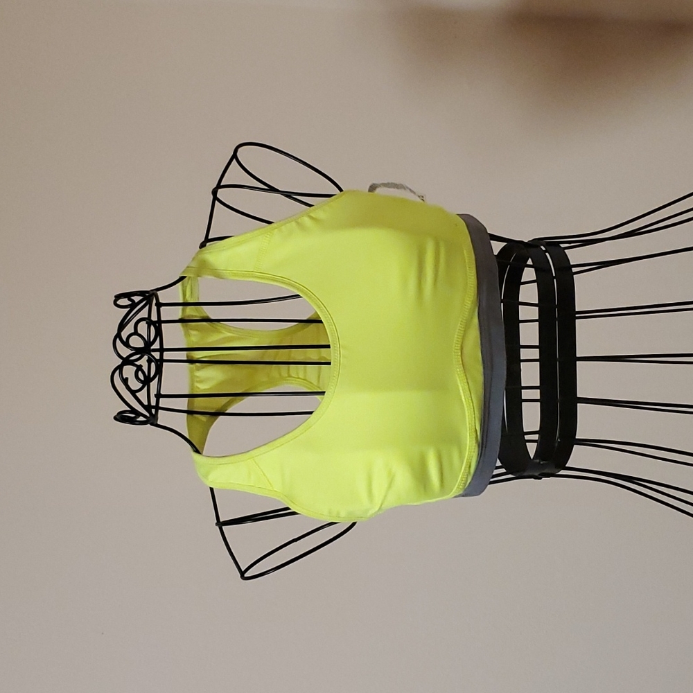 Nike dri-fit sports bra size XS